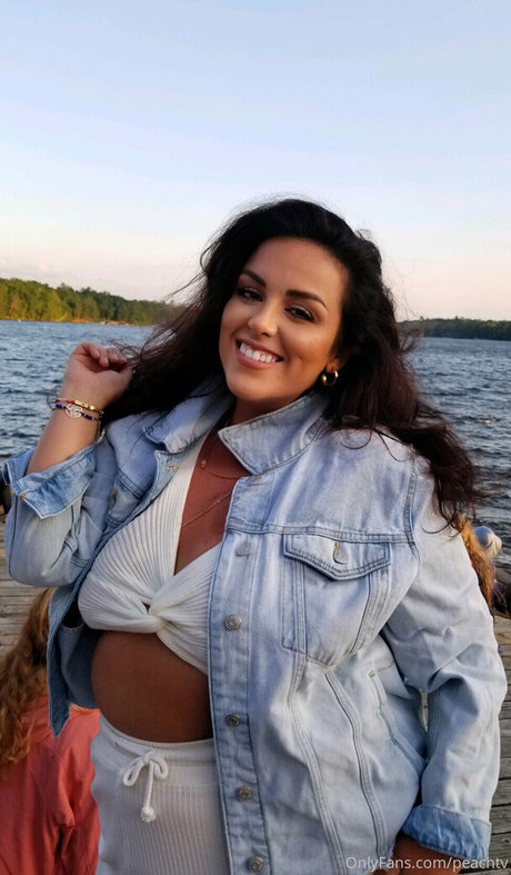 peachtv high quality model pics