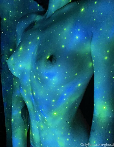 ghosti model adult gallery