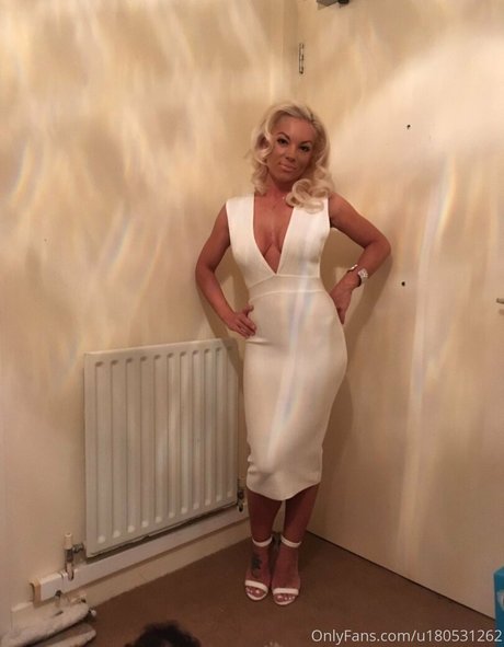 britishbethany hot star pic