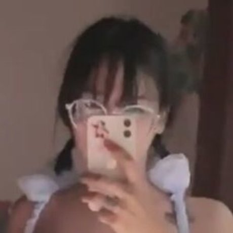 Yubaring model xxx photo