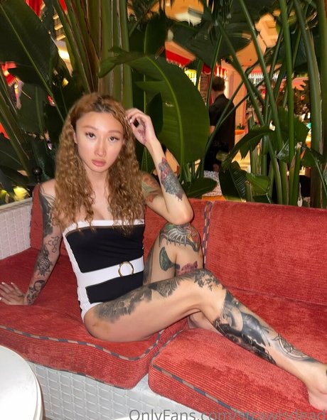 Strawisdead xxx actress galleries