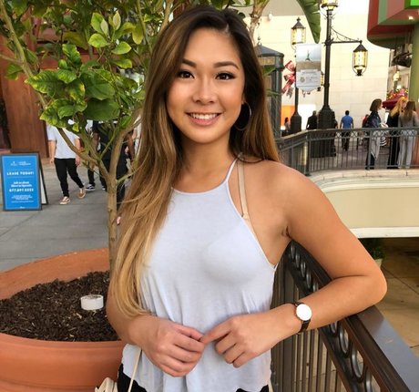 Vivian Yu pornstar nude images