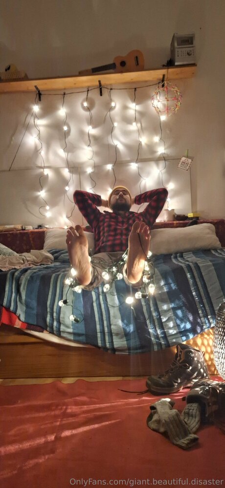 Giant Beautiful Disaster star art photos