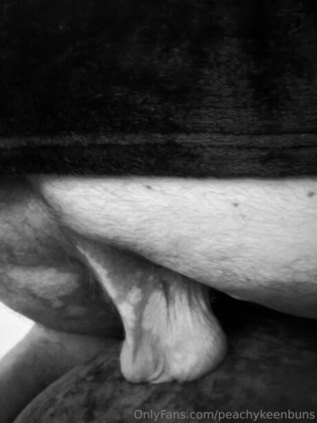 Peachykeenbuns nudes star img