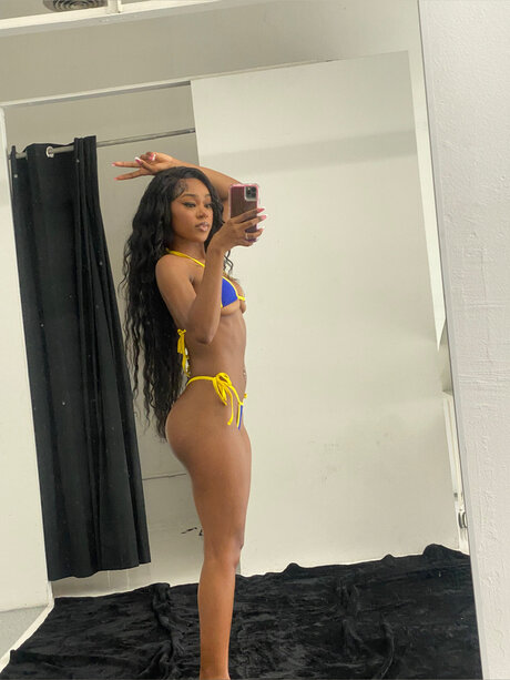 Pinkkittymocha star adult image