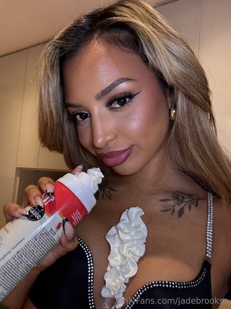 Jadebrookss hd model picture