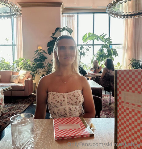 Realabby Fae nudes model image