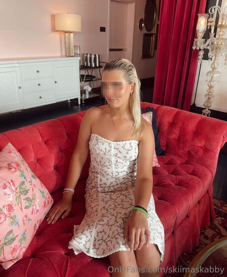 Realabby Fae hot pornstar archive