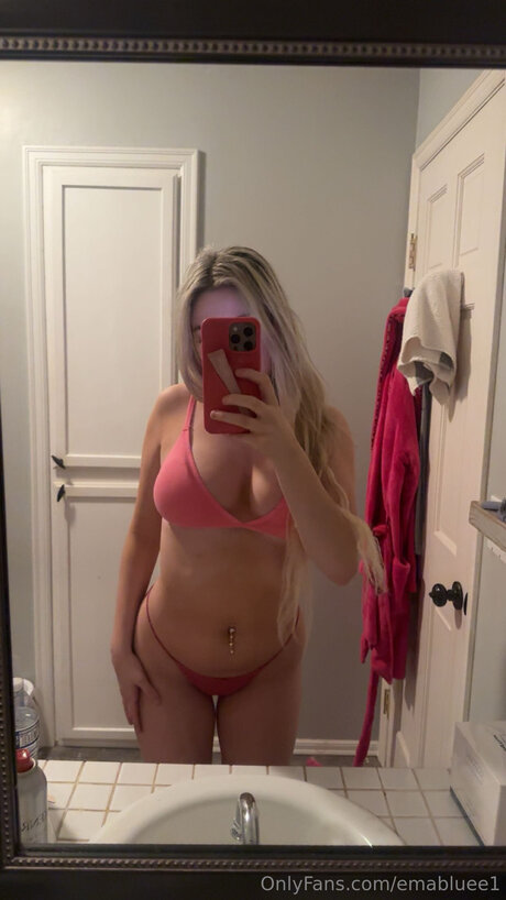 Emabluee1 adult star picture