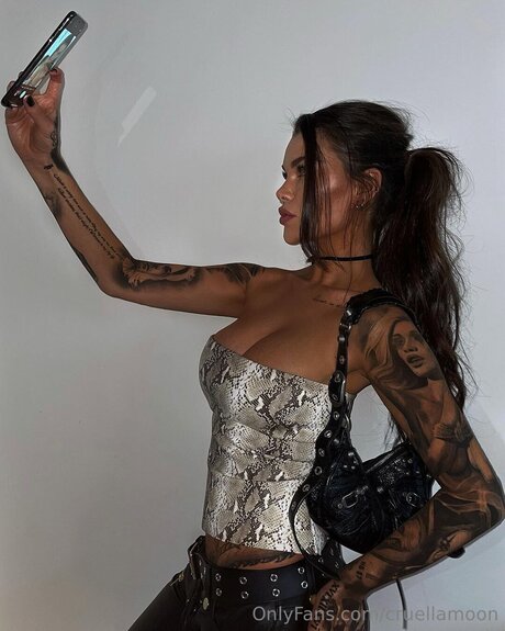 Cruellamoon nude actress pictures