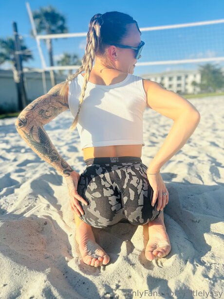 Littlelyssy xxx actress photos