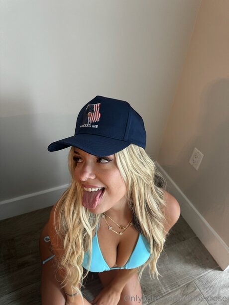 Chloexrose naked actress pic