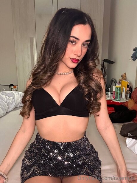 Noemijix nude actress photos