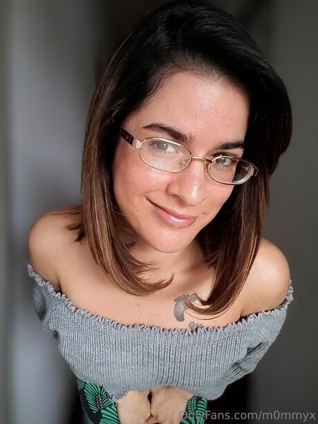 M0mmyx high quality actress archive