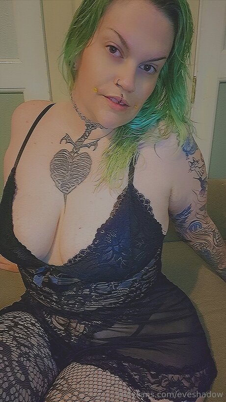 Eveshadow erotic model picture