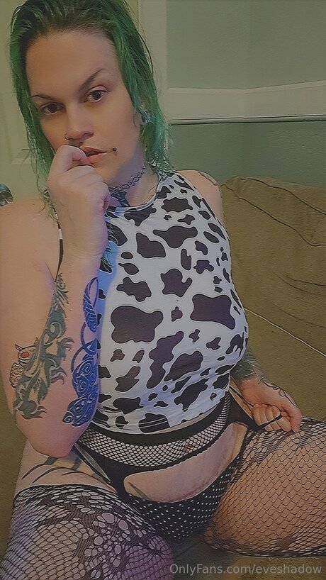 Eveshadow perfect model photo