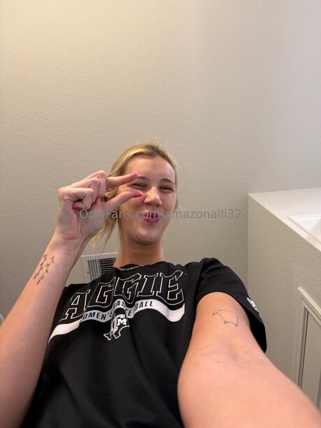 Nancymulkey model art pics