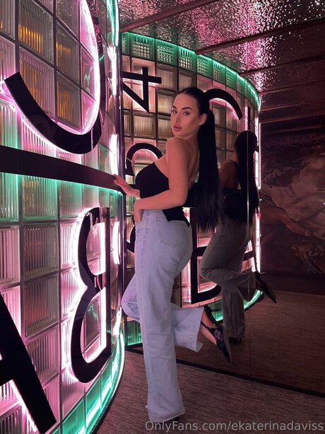 Ekaterinadaviss pornographic model pics