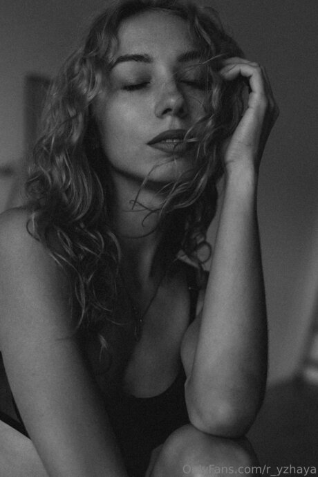 R Yzhaya top star pics