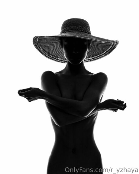 R Yzhaya nice pornstar gallery