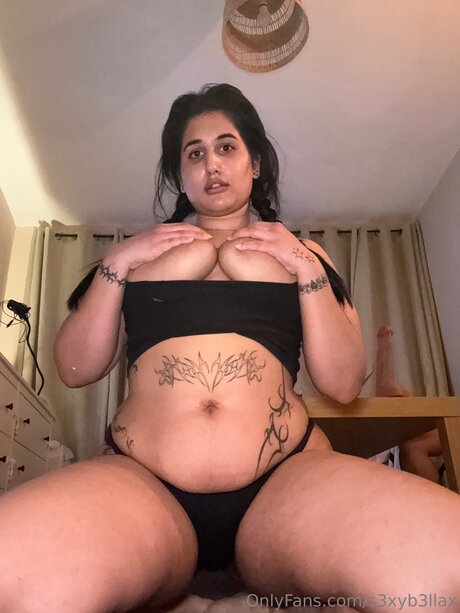 S3xyb3llax model top images