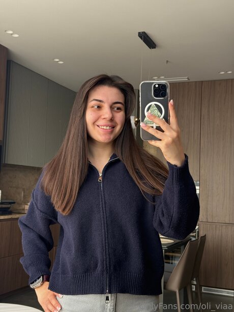 Oli Viaa model perfect archive