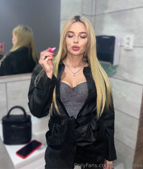 Daisy Cutie model hot archive