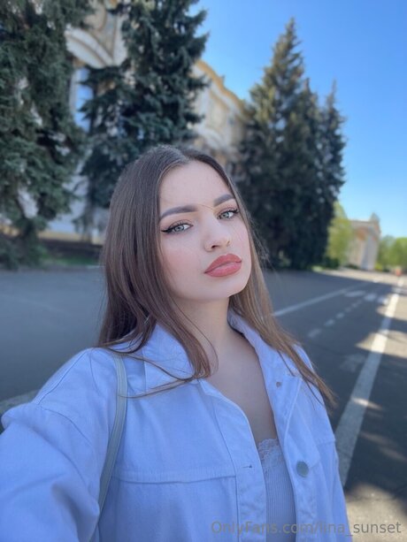 Lina Sunset star free pictures