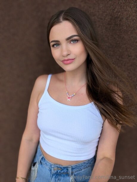 Lina Sunset exclusive actress picture