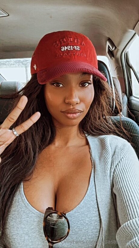 Lindasteadman art pornstar pictures