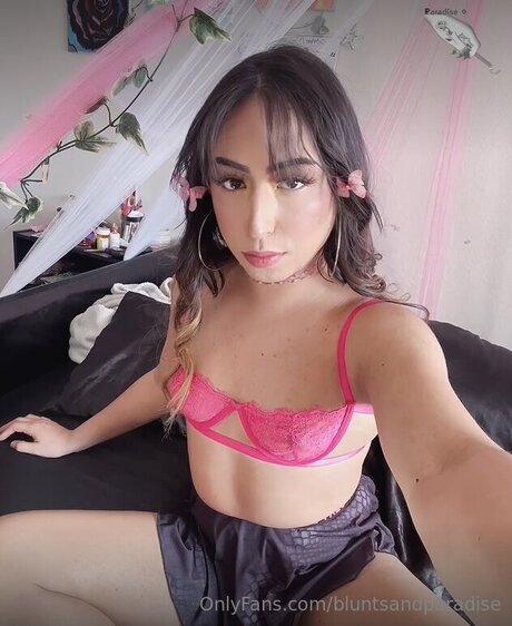 Bluntsandparadise model hd gallery