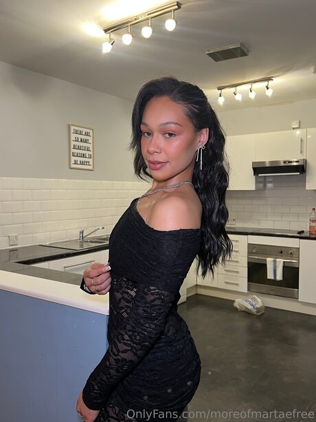 Moreofmartaefree model erotic pic