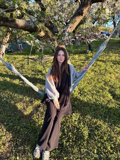 Sia Light hd actress photos