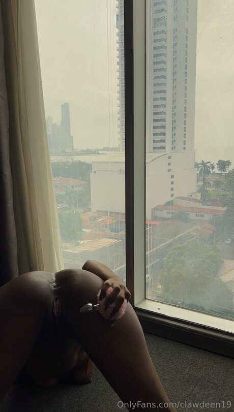 Clawdeen19 nudes model gallery