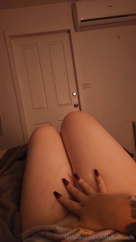 Kittybooboofk model exclusive photos