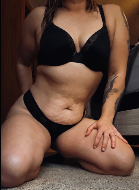 U405523769 erotic model pictures