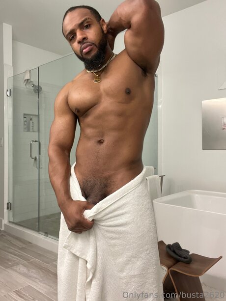 Busta2620 model sexy image