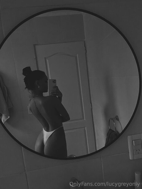 Sofiiiandrade model naked pic