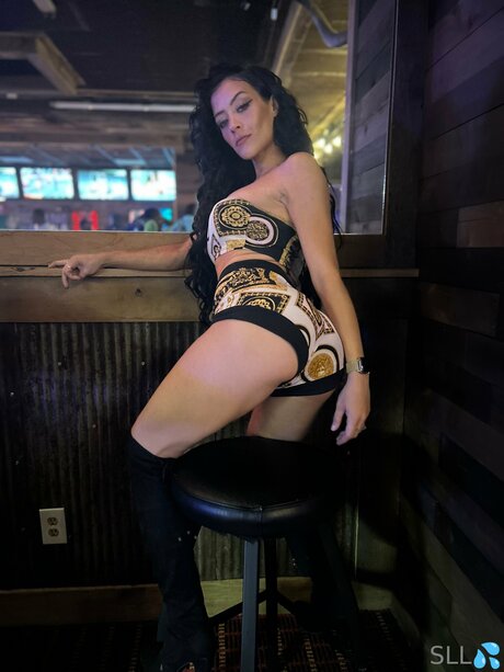 Sassylittleleo pornstar exclusive gallery