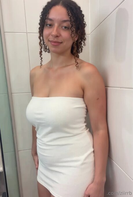 Sunny Bell beautiful star pic