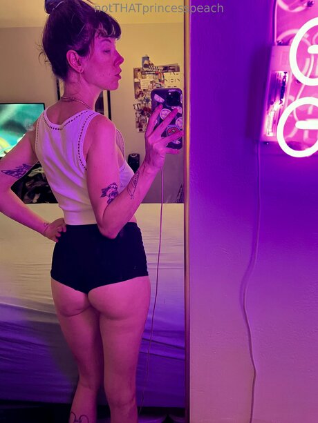 Notthatprincesspeach pornstar naked photo