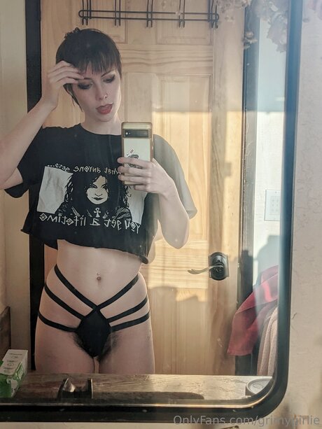 Grimygirlie pornstar exclusive images