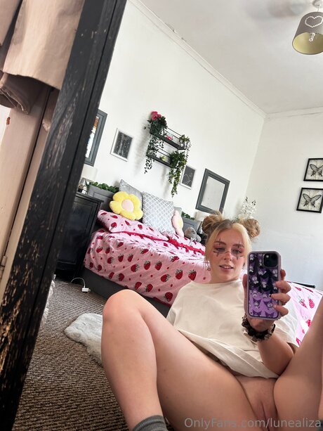 Lunealiza adult actress pics