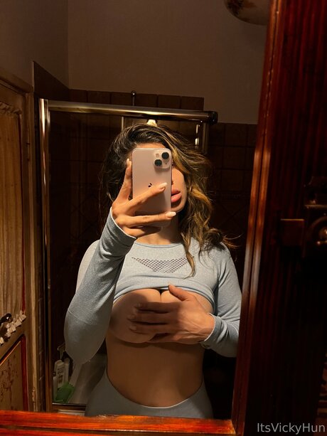 Itsvickyhun pornstar sexy pics