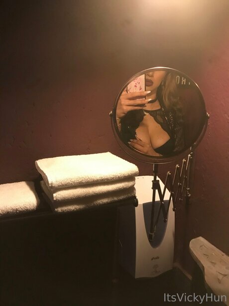 Itsvickyhun star sexy archive