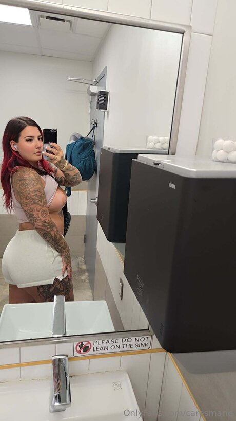 Caresmarie nude model archive