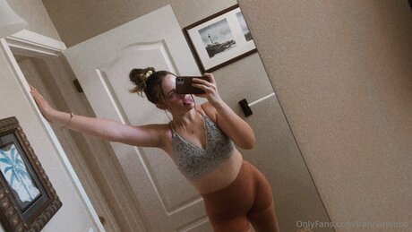 Hannahbbbb porn star photo