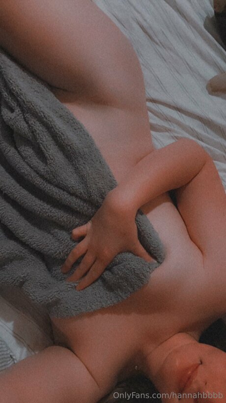 Hannahbbbb naked star photo