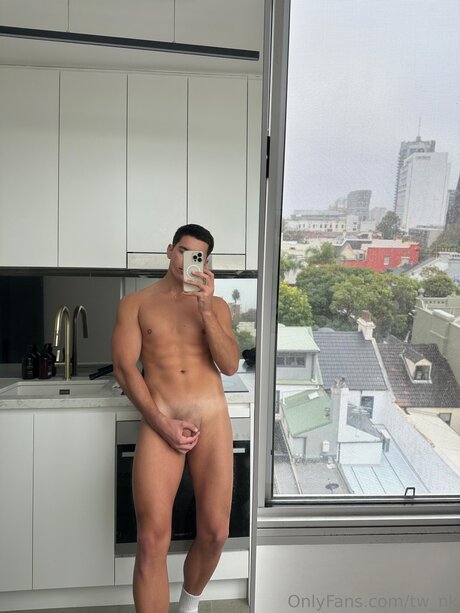 Tw Nk model perfect photo