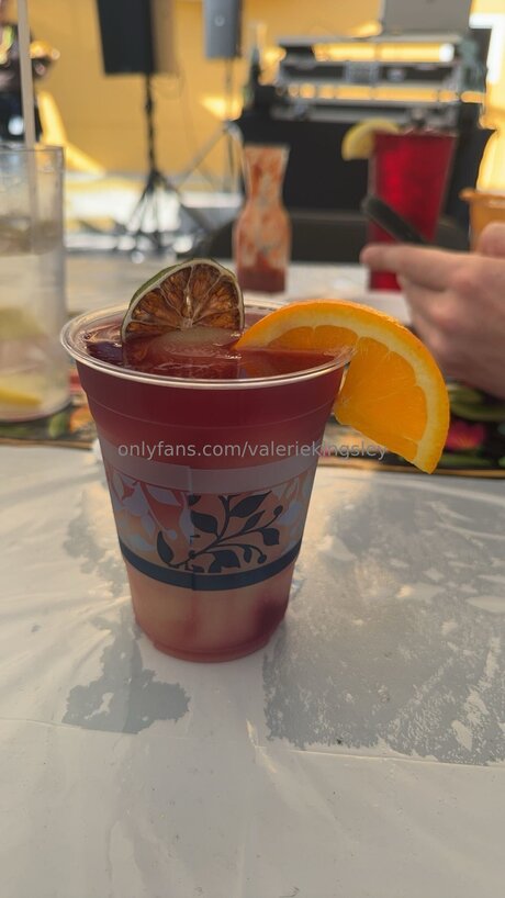 Valeriekingsley sex model img